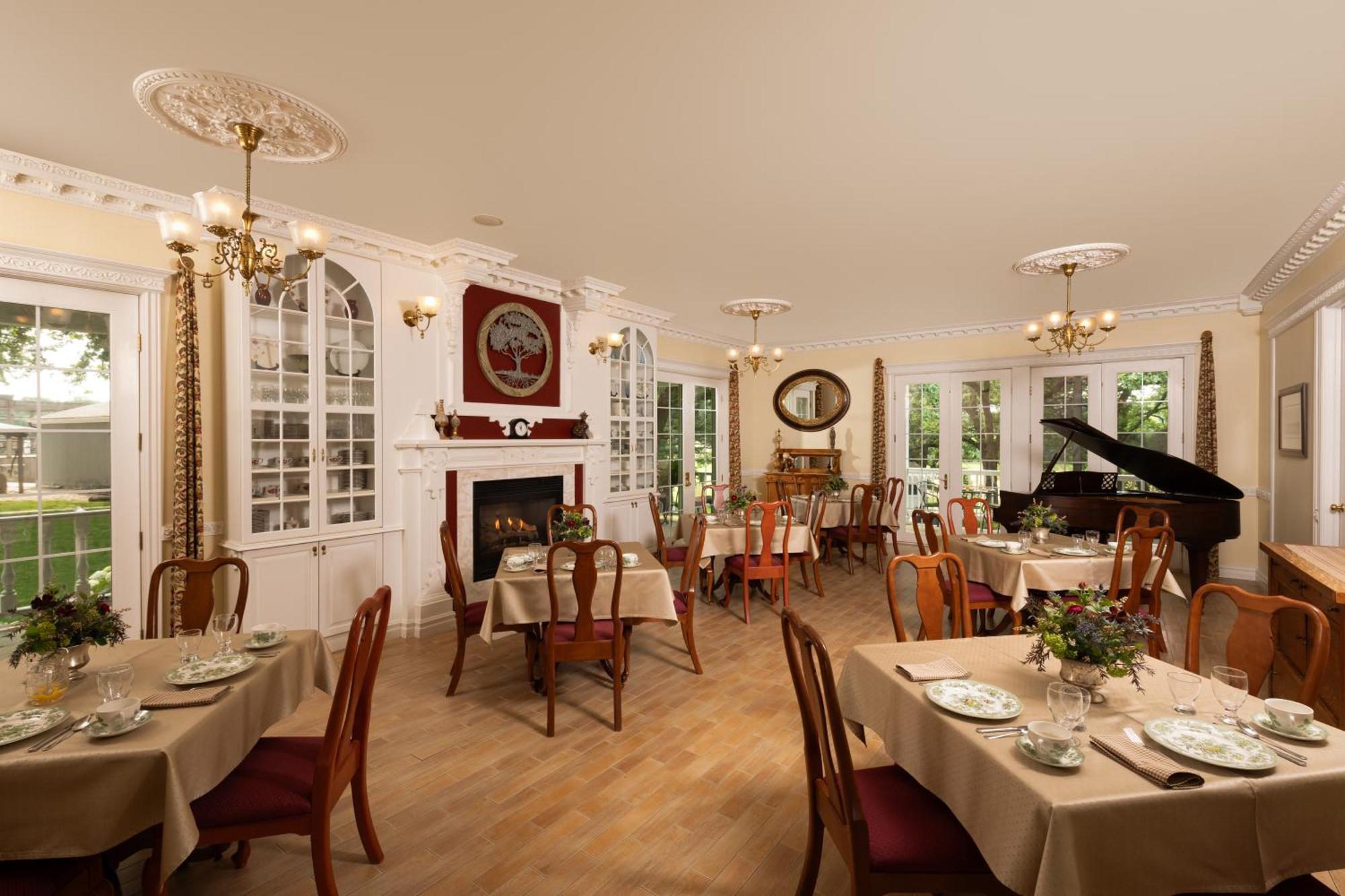 The Oakwood Inn Okoboji Ngoại thất bức ảnh