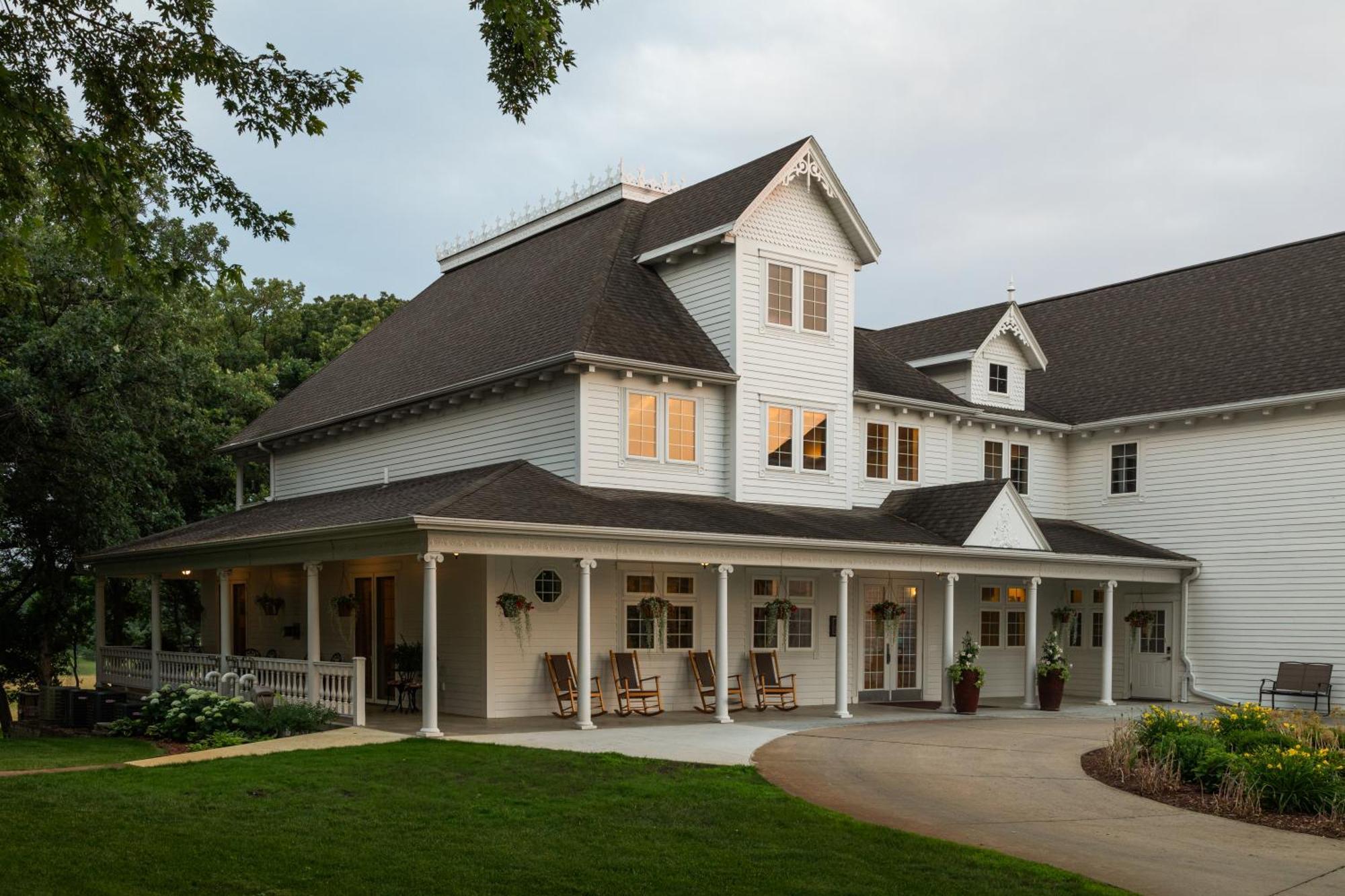 The Oakwood Inn Okoboji Ngoại thất bức ảnh