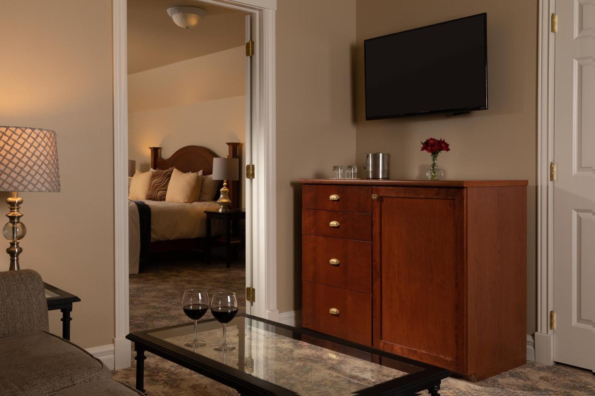 The Oakwood Inn Okoboji Ngoại thất bức ảnh