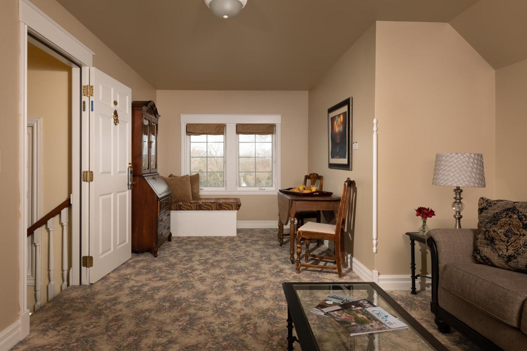 The Oakwood Inn Okoboji Ngoại thất bức ảnh